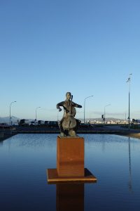 Statue of violinist in Reykjavik